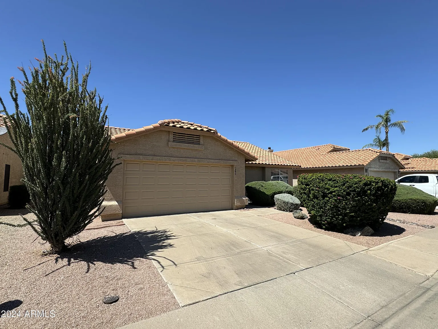 3 bed, 2.0 bath, 1377 sqft, $2,395 — Photo 2