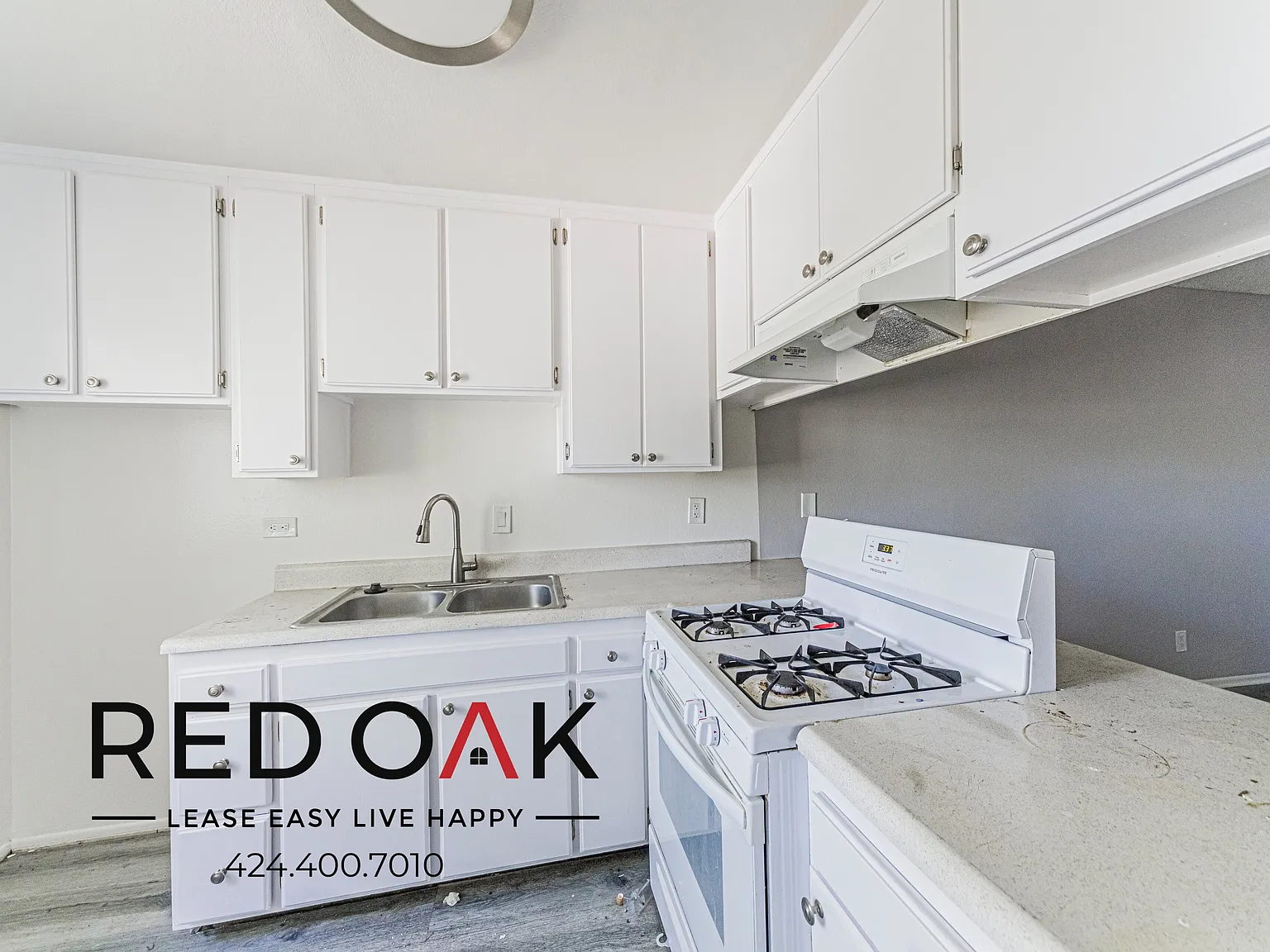 Fantastic Jr. One Bedroom with Private Balcony, Air Conditioning, and Included Parking ~ Near CSU... — Photo 2