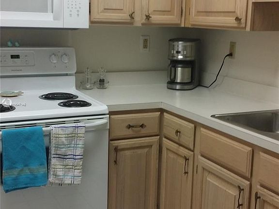 3rd image of 1280 S Alhambra Cir APT 1404