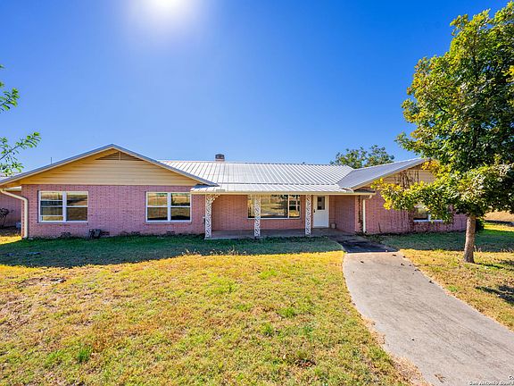 3rd image of 88 Oak Alley