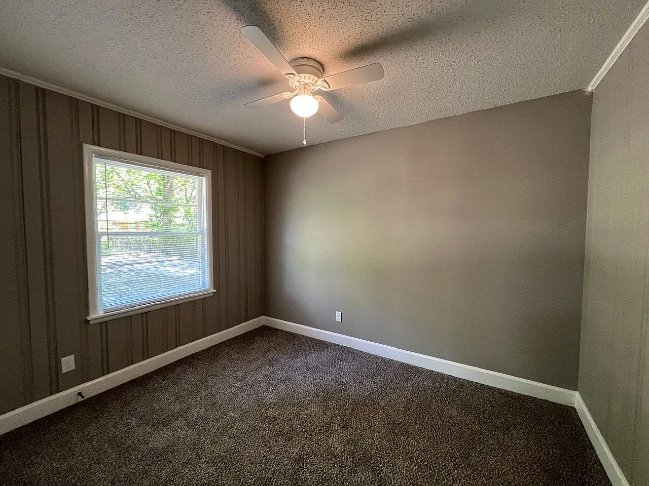 1691 Paullus Ave — Photo 2