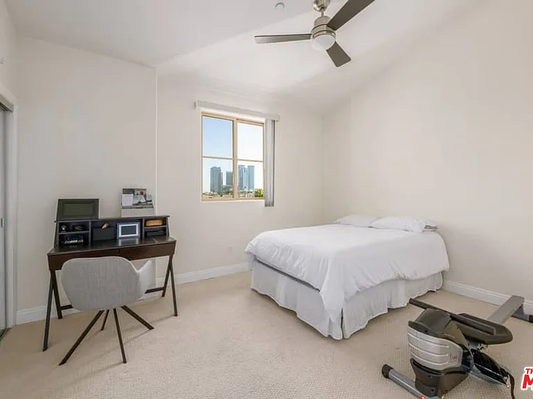 10617 Eastborne Ave #Penthouse 2 — Photo 13