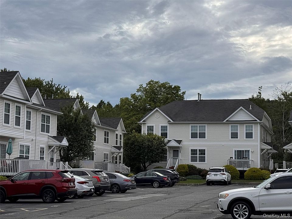 2nd image of 35 Lexington Way