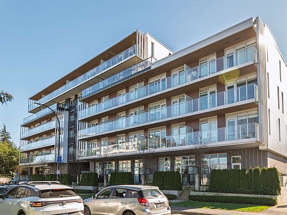 2nd image of 528 King Edward Ave W #202