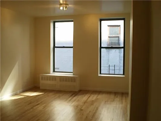 Rented by R New York | media 2