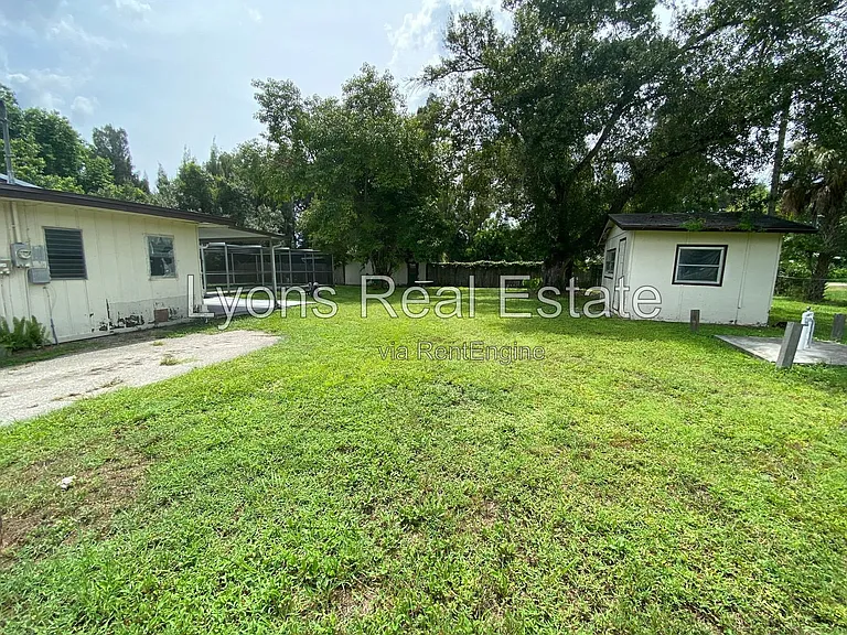 7906 Suncoast Dr — Photo 25