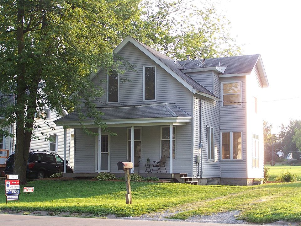 1st image of 611 N 3rd St