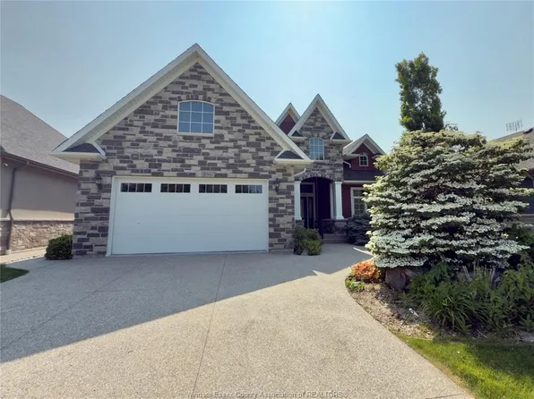 33 Montego Bay Cres, Kingsville, ON N9Y 4E7