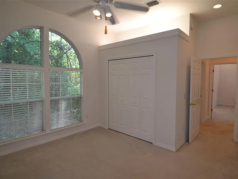 79 NW 48th Blvd — Photo 12