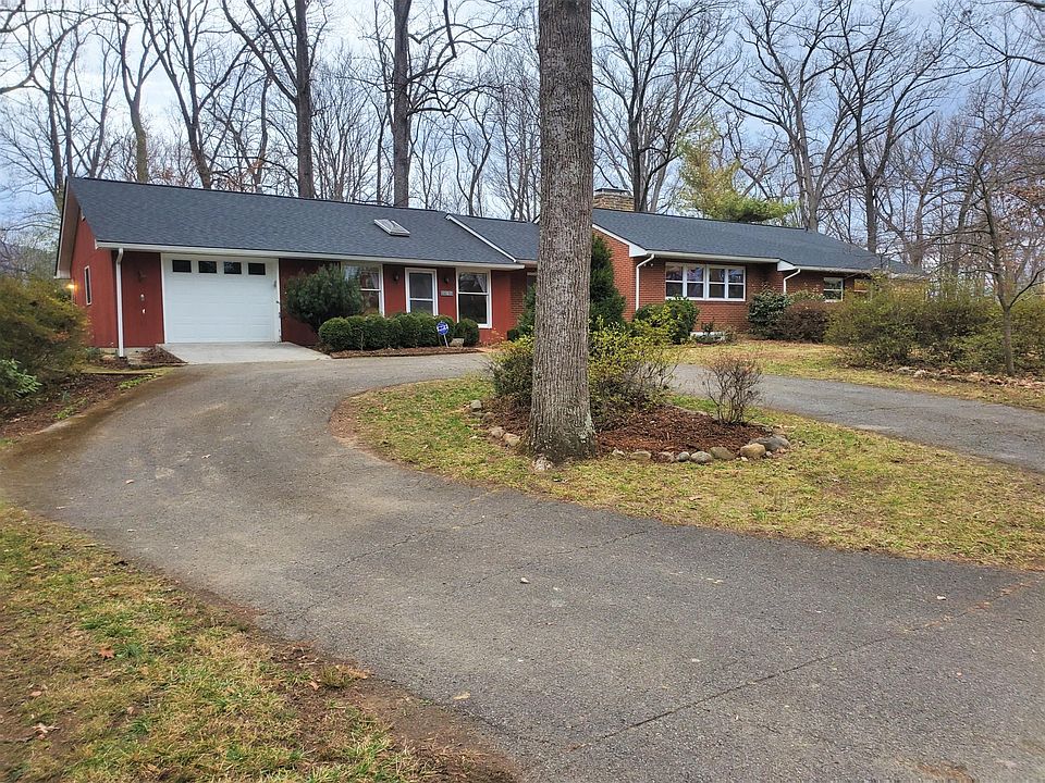 1st image of 1107 Forest Lawn Dr