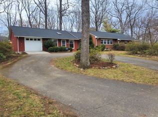 1107 Forest Lawn Dr, Salem, VA 24153