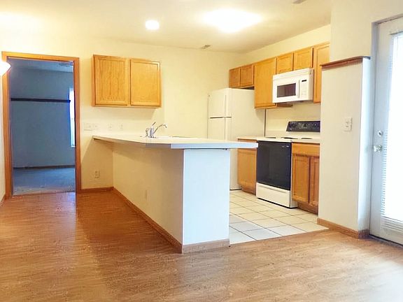 2nd image of 817 N 6th 1/2 St #6c6ed36f7
