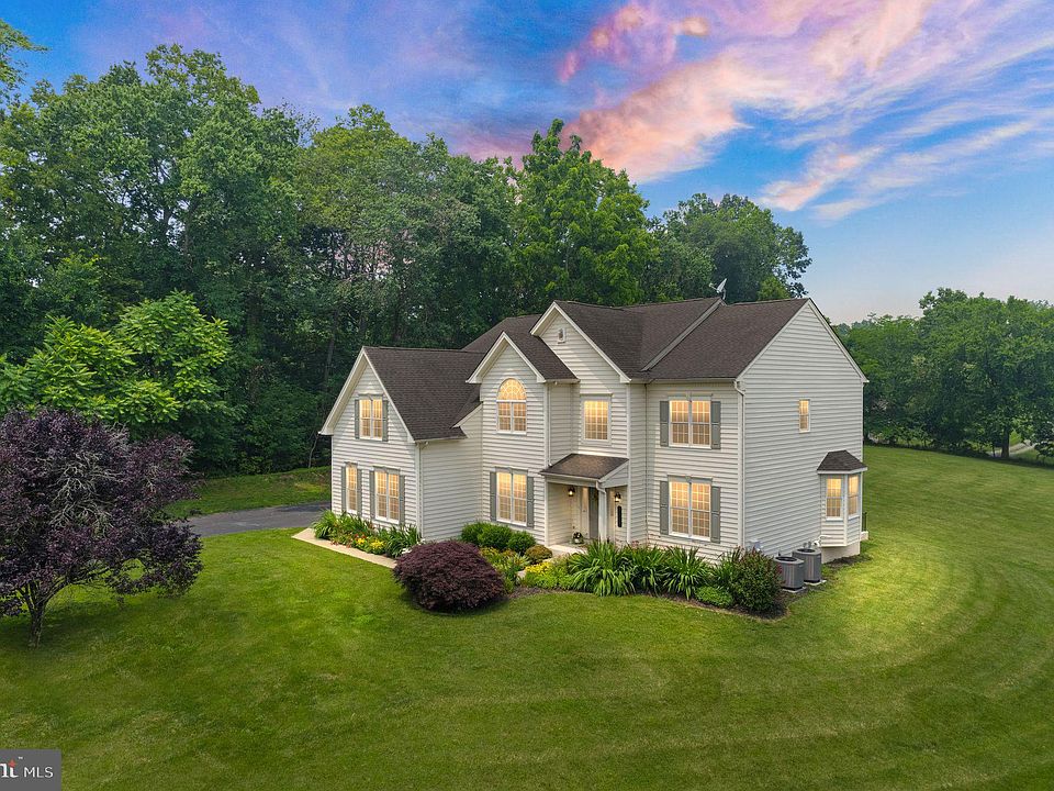 1st image of 17943 Manassas Gap Ct
