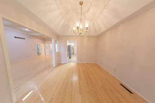 618 Chaucer Ln Photo 1