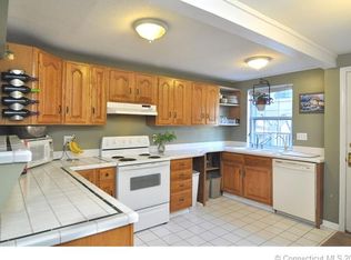 110 Rising Trail Dr, Middletown, CT 06457