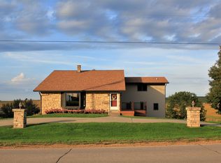 29447 250th Ave, La Motte, IA 52054