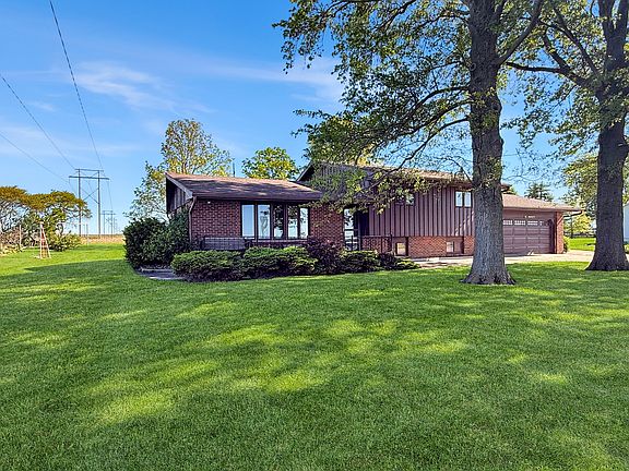 2nd image of 2052 County Road 3000 N