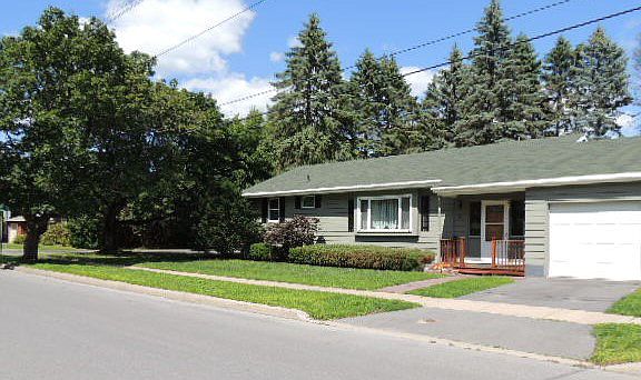 3rd image of 28 Grace Ave