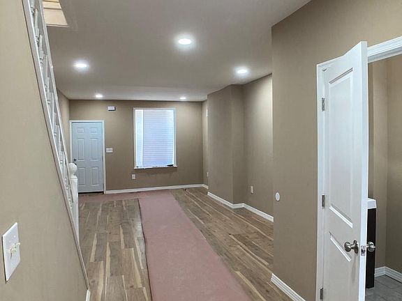 2nd image of 4523 Parrish St