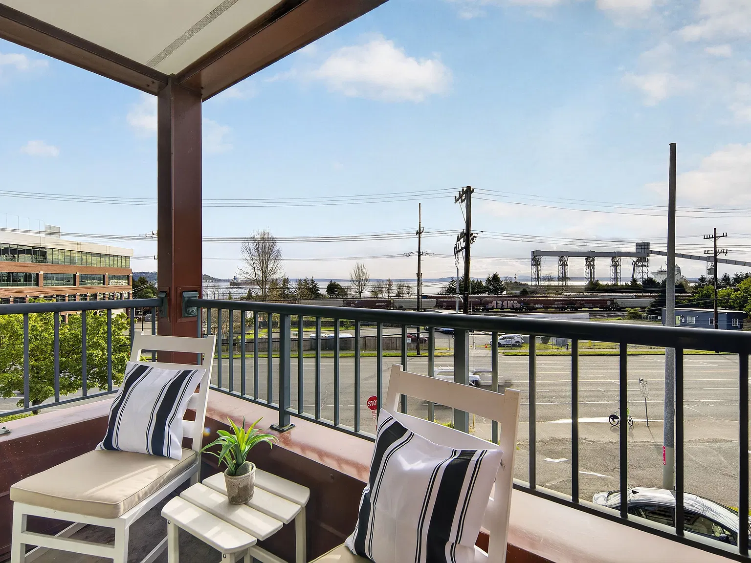 2 bed, 920 sqft, $3,000 — Photo 3