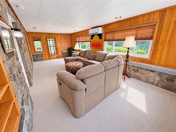 5th image of 1025 Isabella Rd