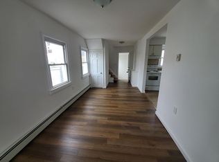 10 McKinley Ave #10B, Lindenhurst, NY 11757