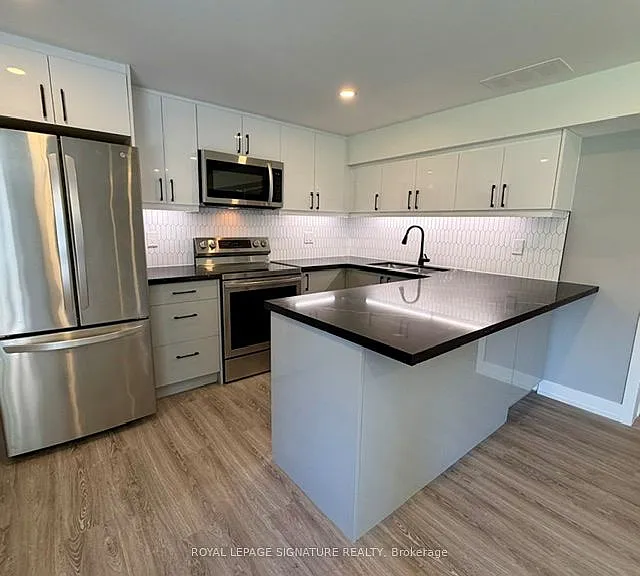 61 Anewen Dr #LOWER — Photo 4