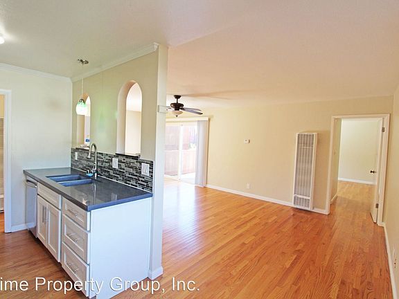3rd image of 3627 Coolidge Ave APT B