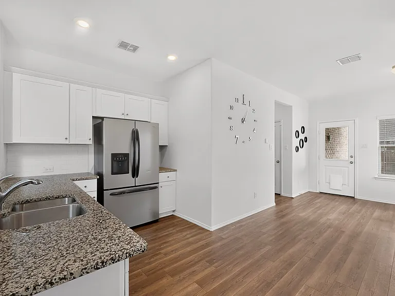 2285 Obsidian Dr — Photo 11