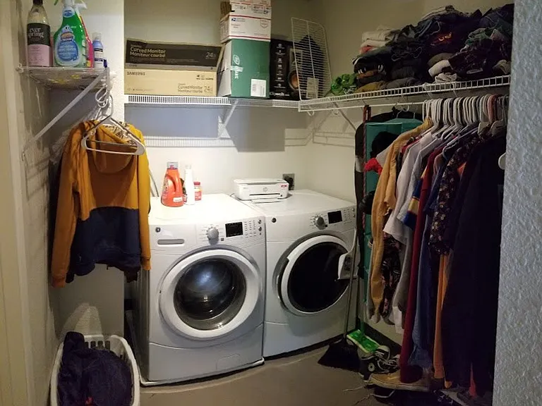 APT ON ESSEX — Photo 18