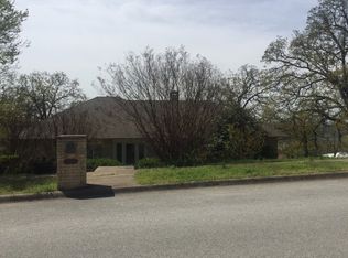 1149 E Southern Heights Pl, Fayetteville, AR 72701