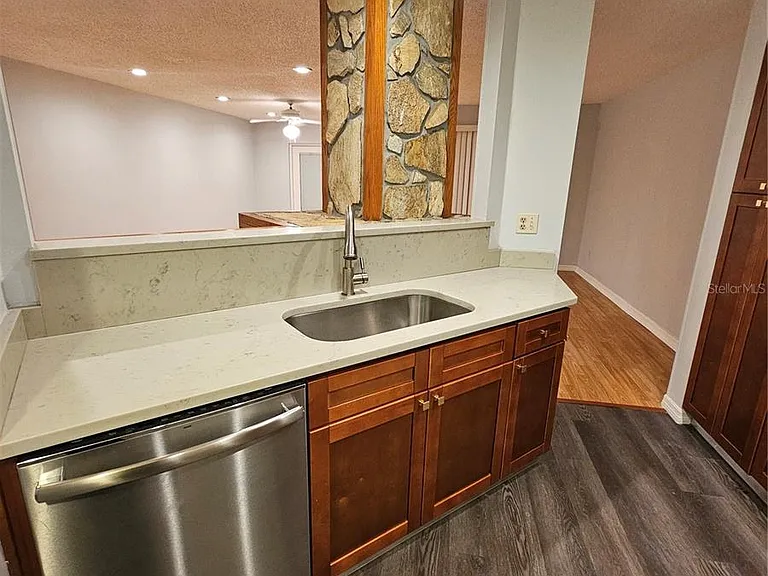 4414 Cluster Dr #4414 — Photo 7