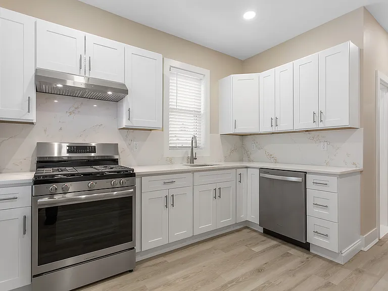 87 Paterson Ave #2 — Photo 4
