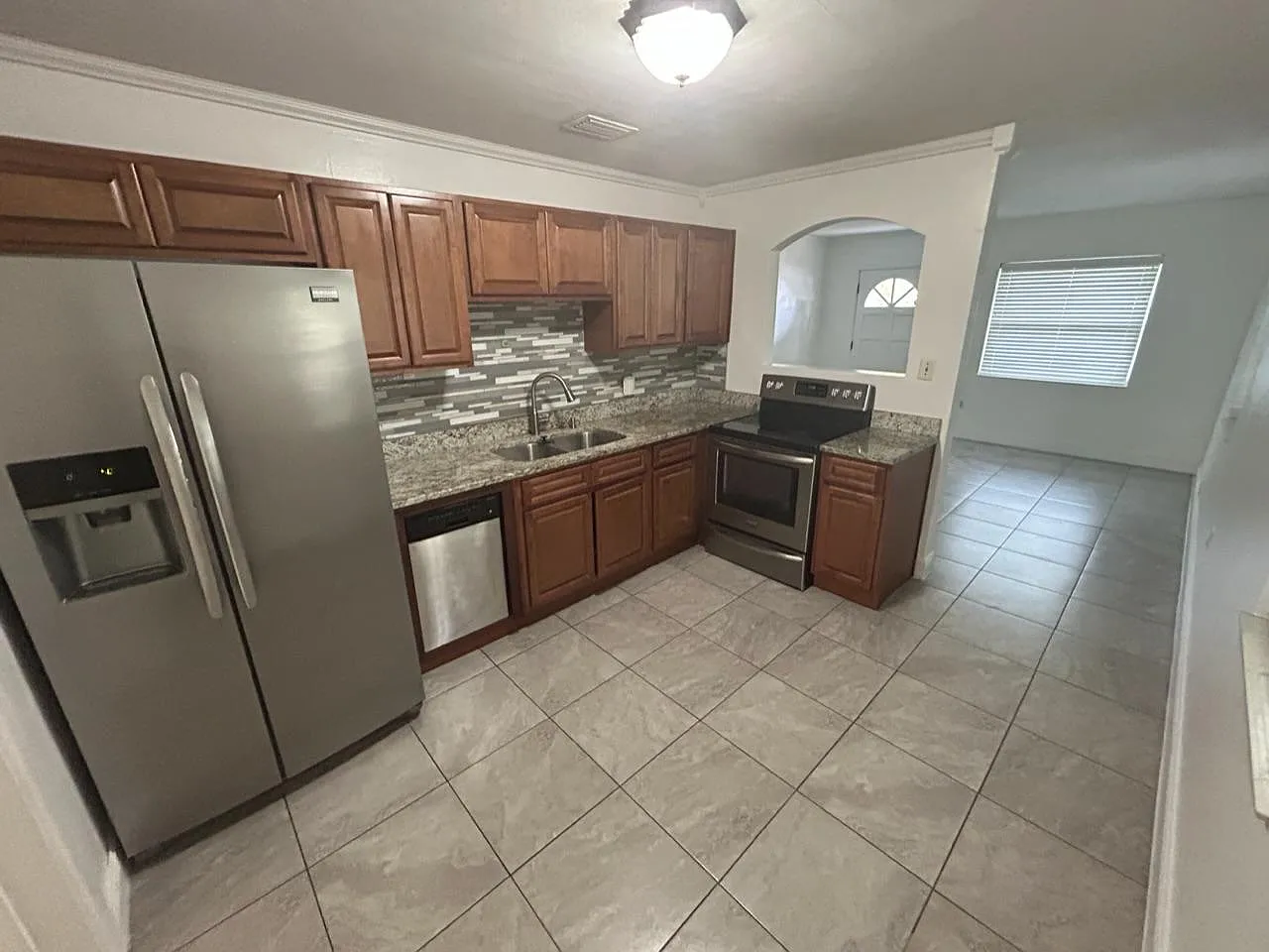 3 bed, 1342 sqft, $2,200 — Photo 4
