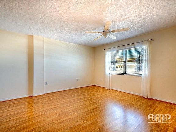 5th image of 3100 NE 48th St APT 908