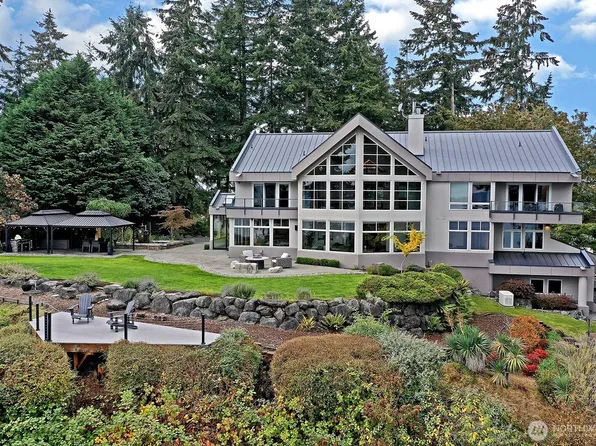 8045 Possession Road, Clinton, WA 98236