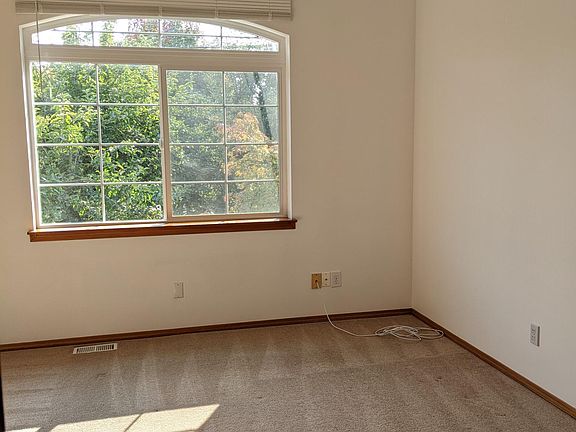 5th image of 5738 65th St NE