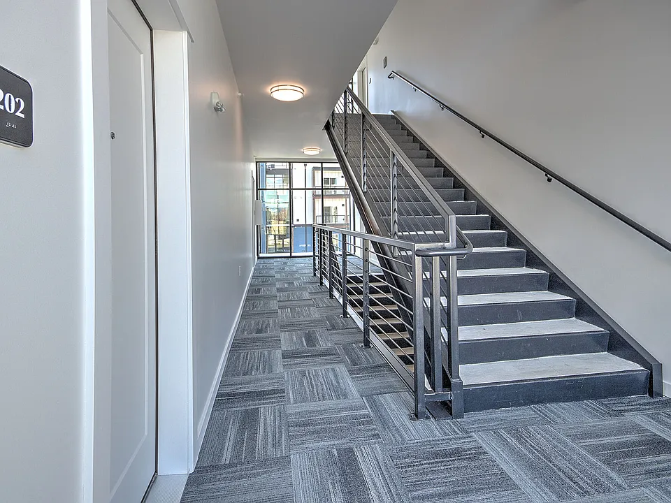 Building Photo 5