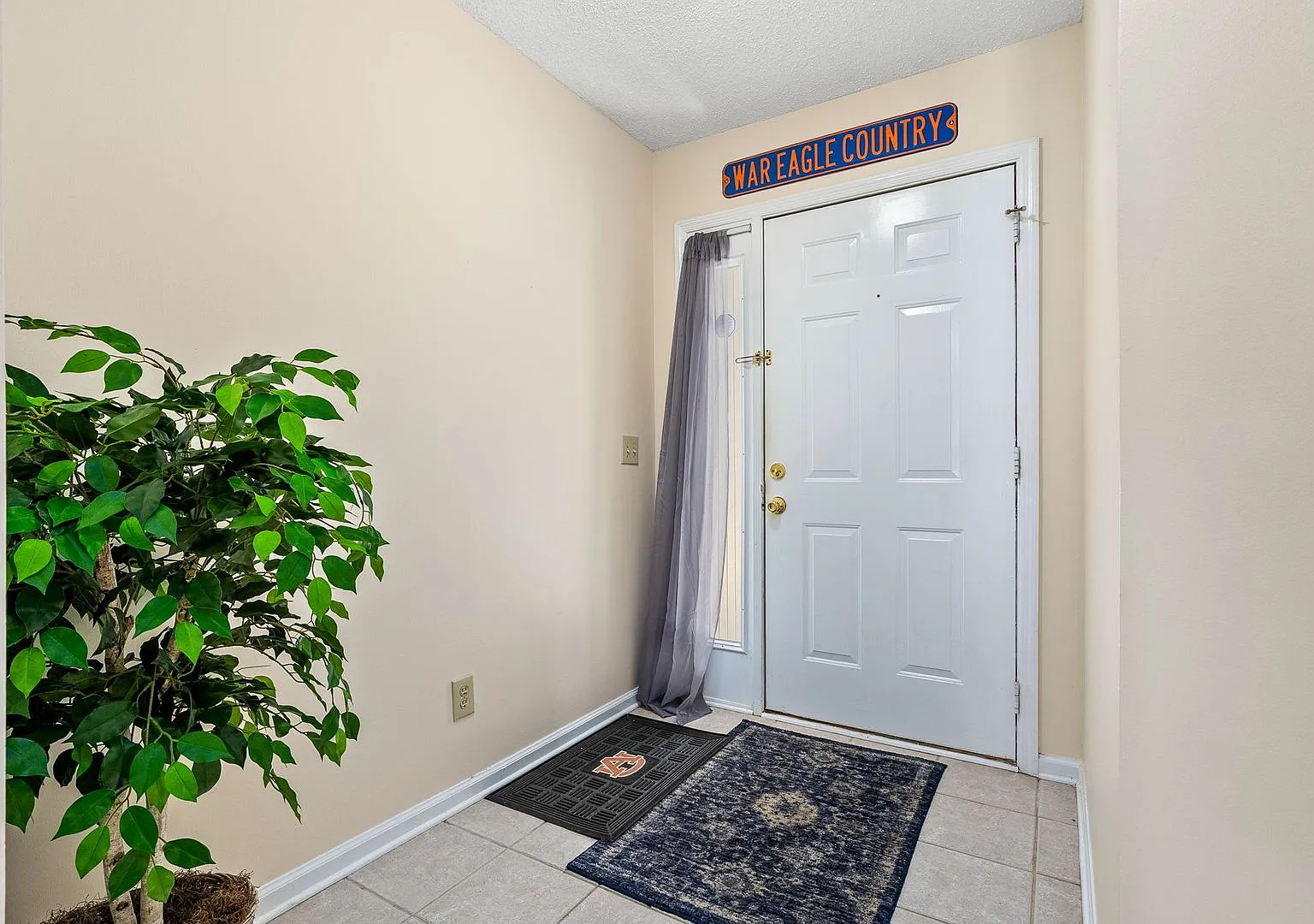 Crossland Downs Condo- 1056 B Stonegate Drive — Photo 3