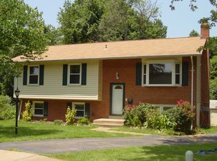 14350 Forestdale Ct, Woodbridge, VA 22193