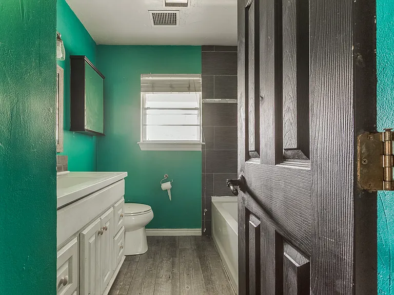 105 Paul Ave — Photo 35