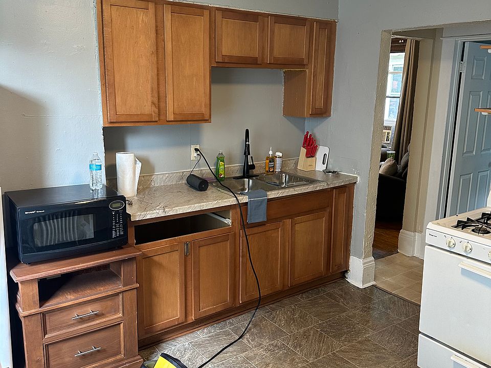 1st image of 271 Maria Ave #1