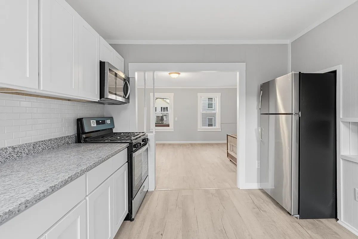 Building Photo - 255 Rodman St #3