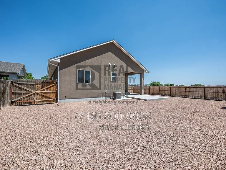 3002 W 22nd St — Photo 26