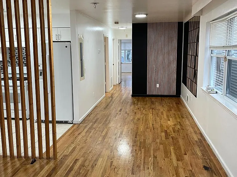 1089 Magnolia Ave — Photo 3