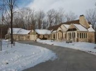 6715 Hursh Rd, Fort Wayne, IN 46845