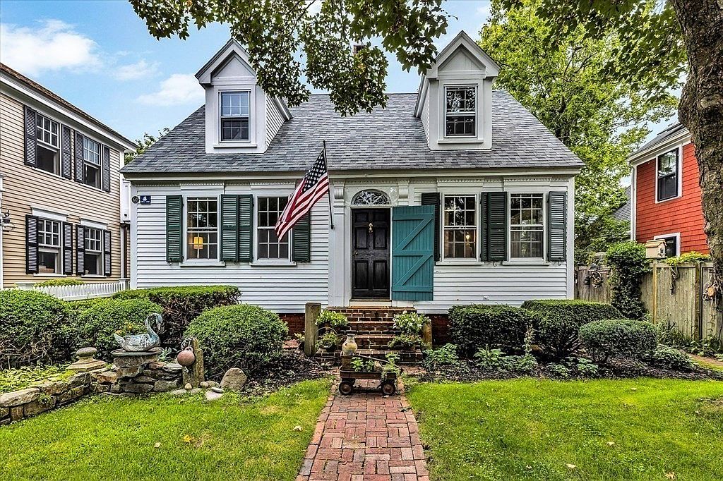 60 Commercial St, Provincetown, MA 02657 Zillow