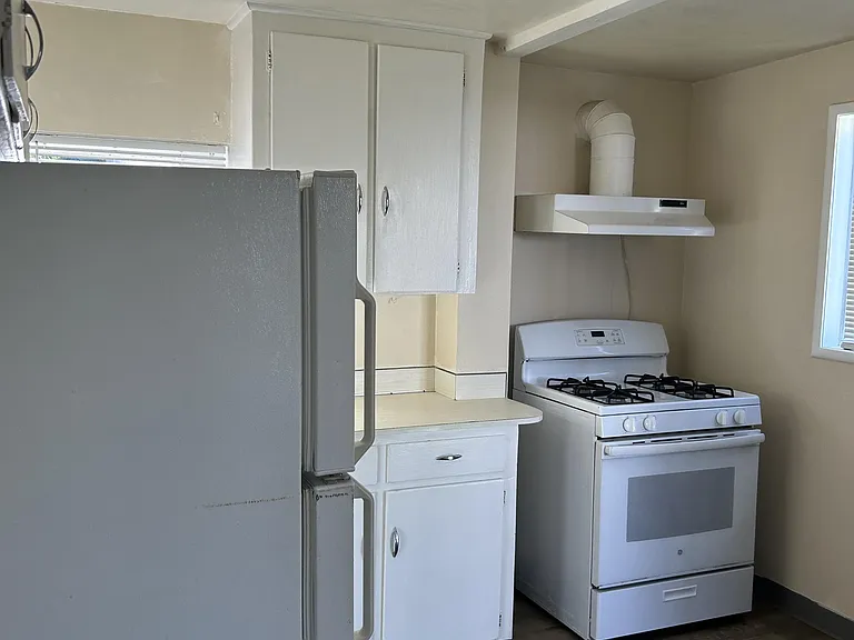 517 Dawn Dr — Photo 6
