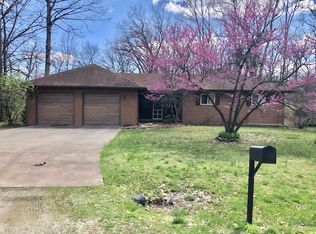 14862 N 8th Ave, Effingham, IL 62401