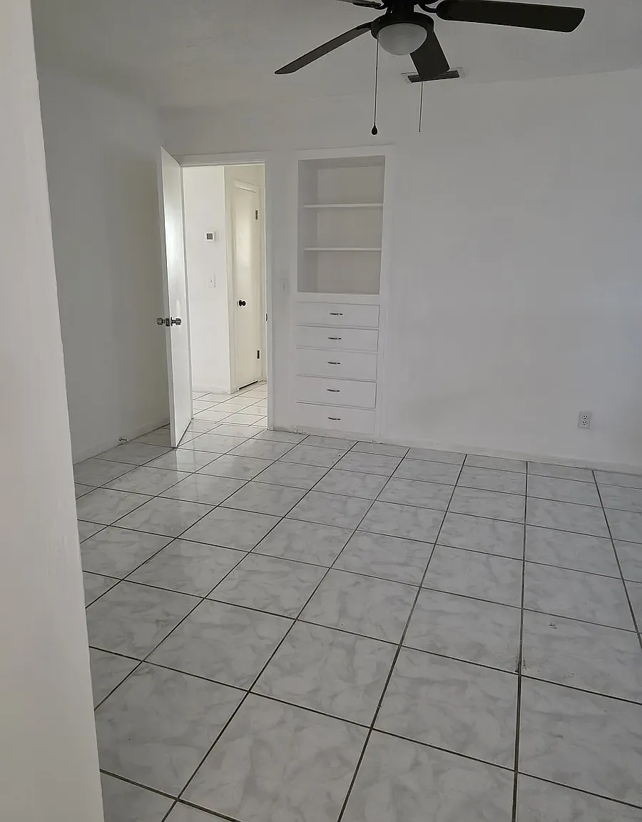 3 bed, 1350 sqft, $1,950 — Photo 2
